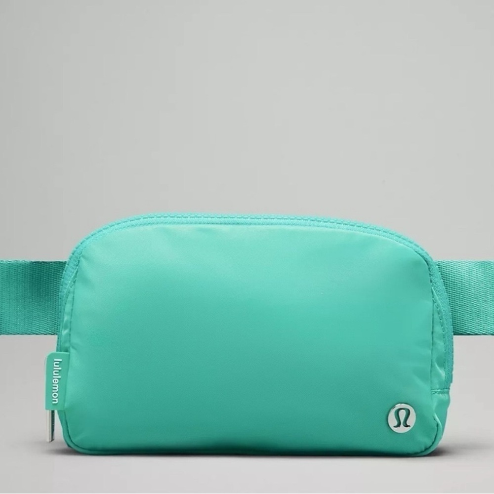 Lululemon Paradise Green Everywhere Belt Bag